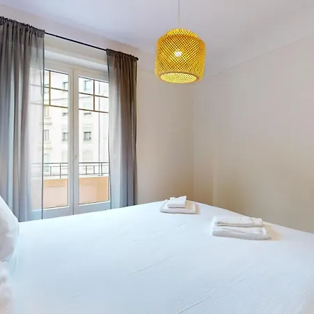 Beautiful Modern With Balcony In Genève